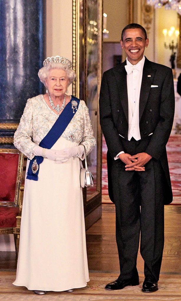 ISABEL II HOLA PLUS