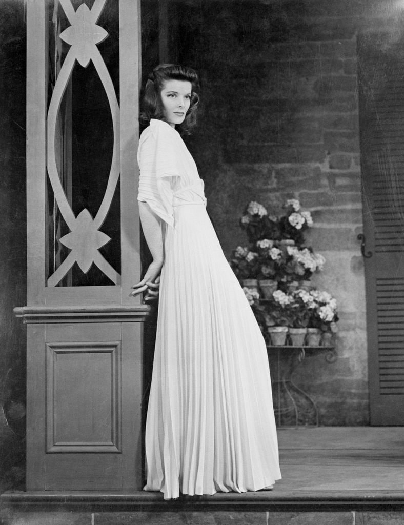 Katharine Hepburn inspiración invitadas vestido plisado