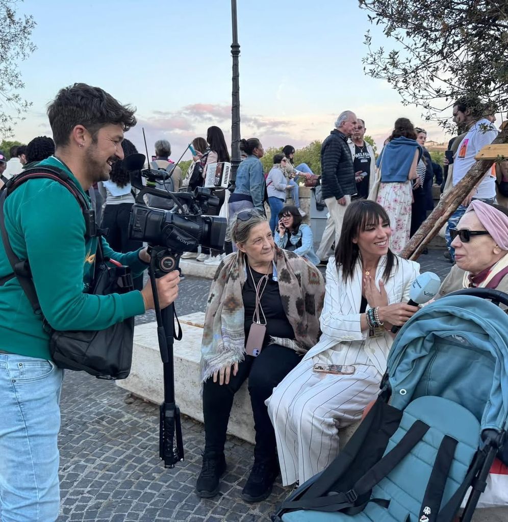 Patricia Pardo con su madre en El Vaticano