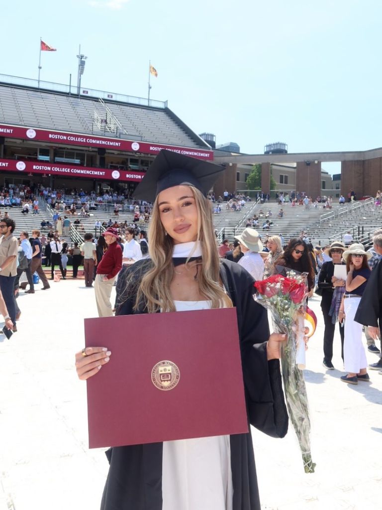 Graduación de Luna, la hija mayor de Juanes y Karen Martínez