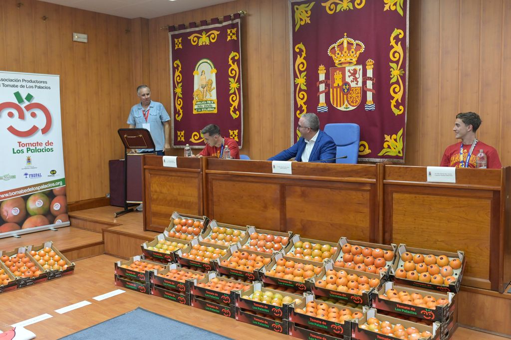 Las dos estrellas del fútbol en la mesa presidencial