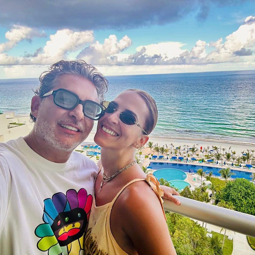 Este 8 de octubre, Raúl Araiza y su novia Yaya celebraron su primer aniversario de amor.