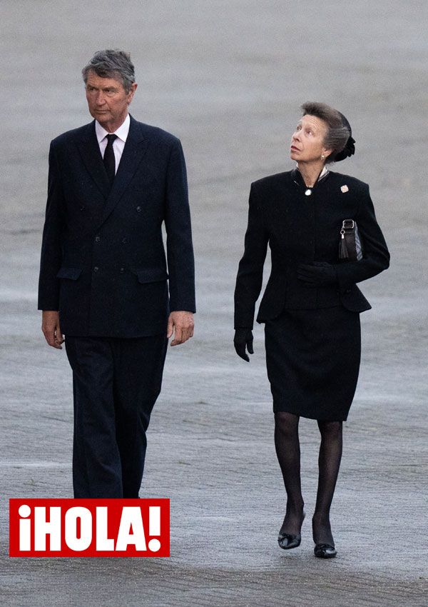 La princesa Ana recicla el traje negro que llevó al funeral de Diana de Gales