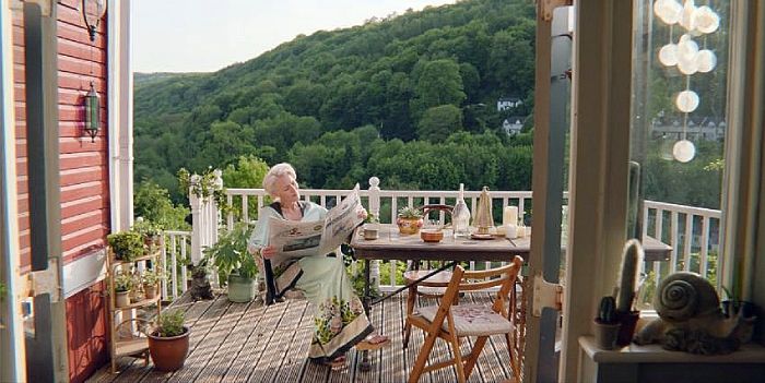 La terraza de la casa de Jean y Otis Milburn tiene unas impresionantes vistas al valle Wye