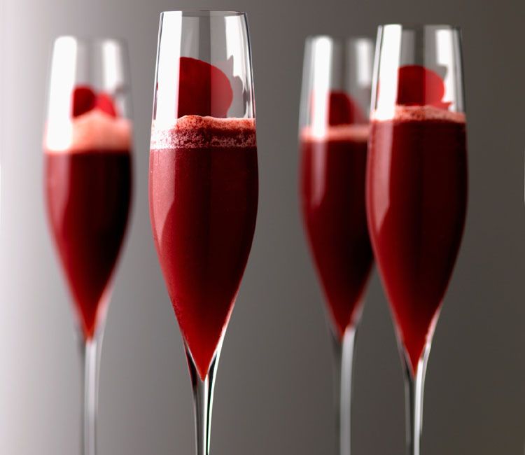 Cóctel de vodka, 'cassis ' y fresa