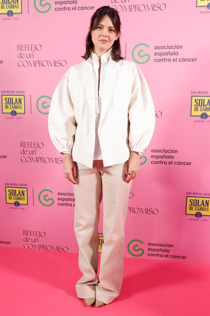 Isabelle Junot look blanco 