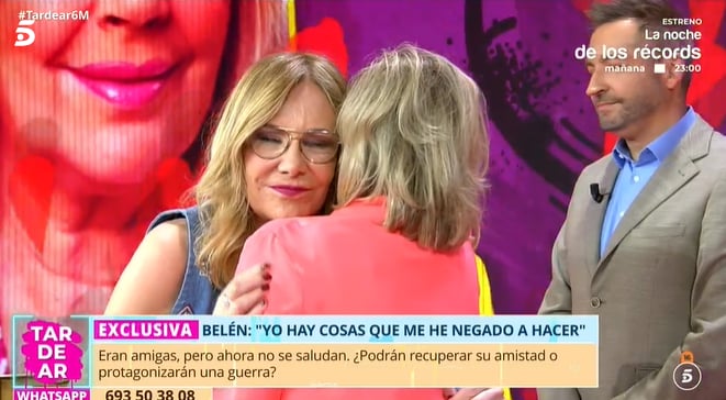 Abrazo de Terelu Campos y Belén Rodríguez