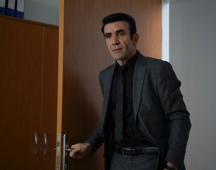 Mehmet Yılmaz Ak, protagonista de 'Secretos de familia', abandona la serie por motivos de salud