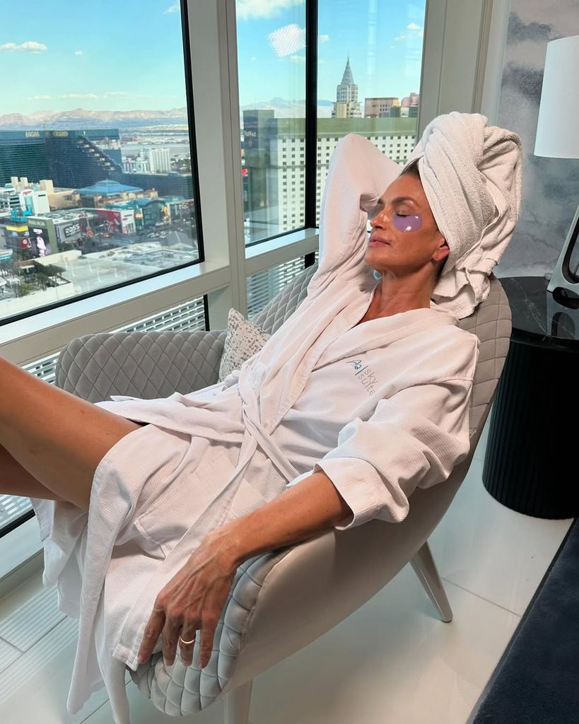 Cindy Crawford en su momento skincare