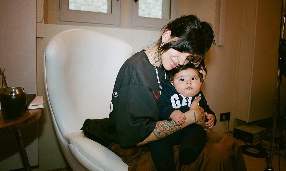 Cazzu y su hija Inti