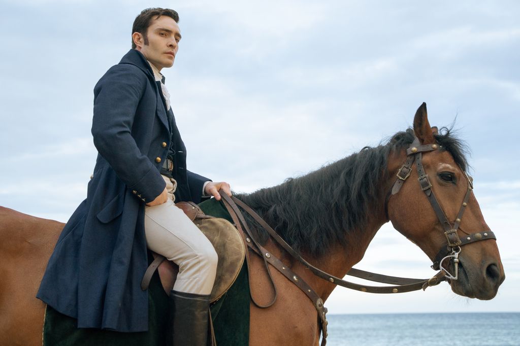 Ed Westwick es el antagonista de esta historia e aventuras, acción y romance