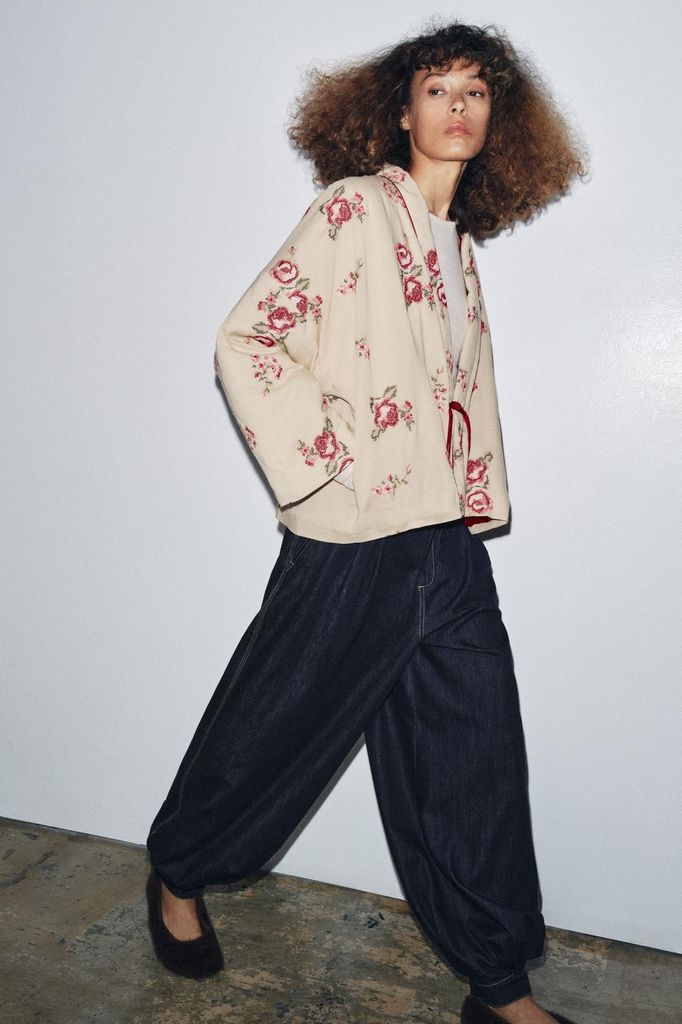 Chaqueta bordados Zara 2025