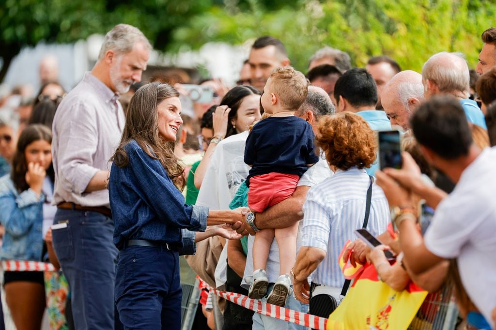 Las imágenes de los Reyes con los vecinos de Extremadura