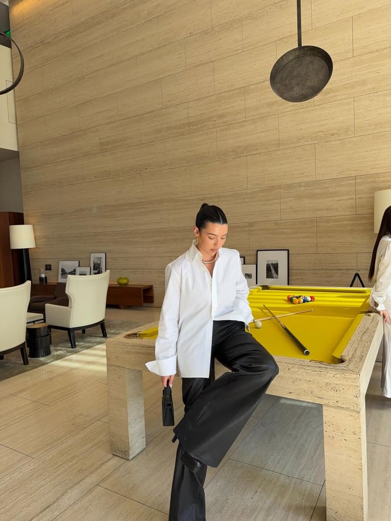 Alba Díaz en Los Ángeles, con look de oficina.