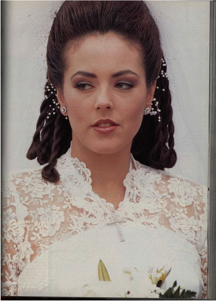 PDF. Reportaje. 31/03/1996. Finca Yerbabuena. Boda de Rocío Carrasco y Antonio David Flores. Hola 2.696 .11 abril 1996