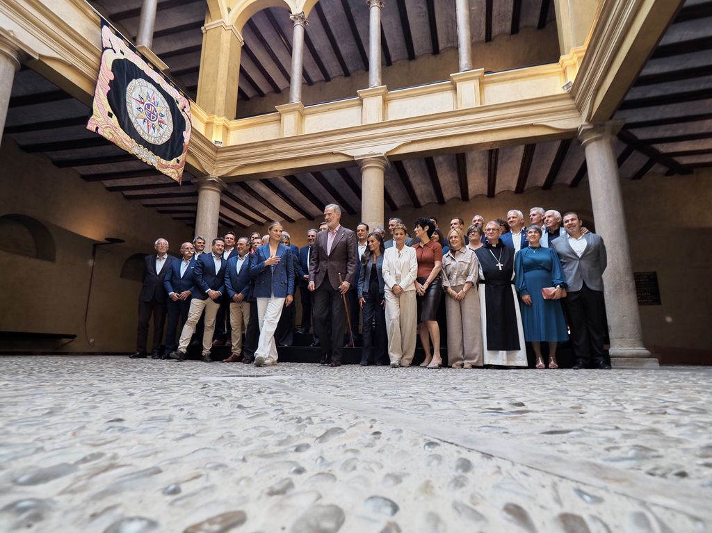 Los reyes Felipe y Letizia y la princesa Leonr en el Palacio del Marqués de San ADrián de Tudela (Navarra)