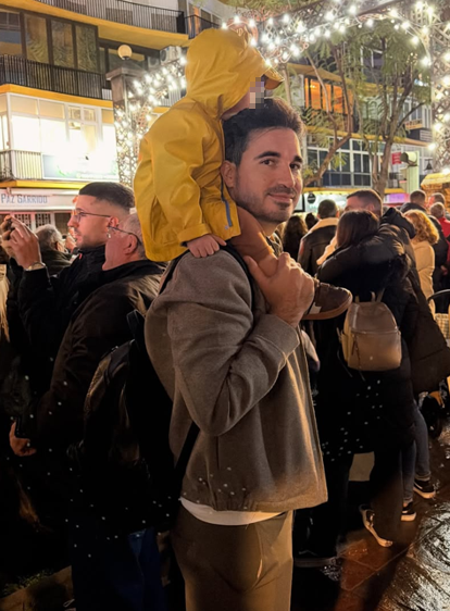 Javi y su pequeño en la cabalgata de los Reyes