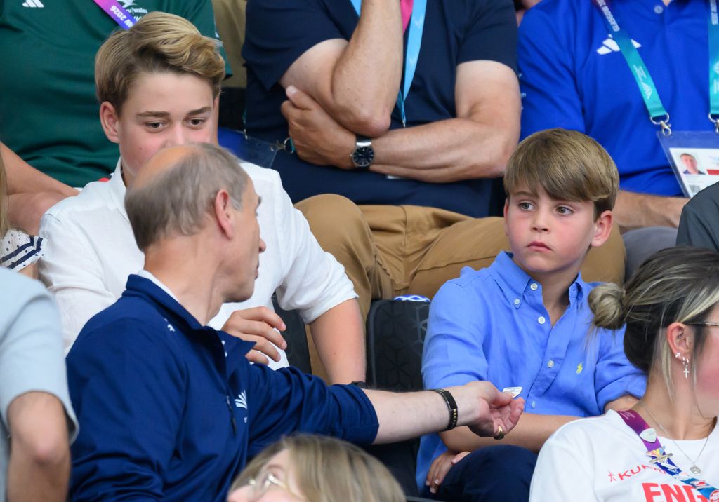 El príncipe Eduardo estuvo muy pendiente de los hijos de su sobrino