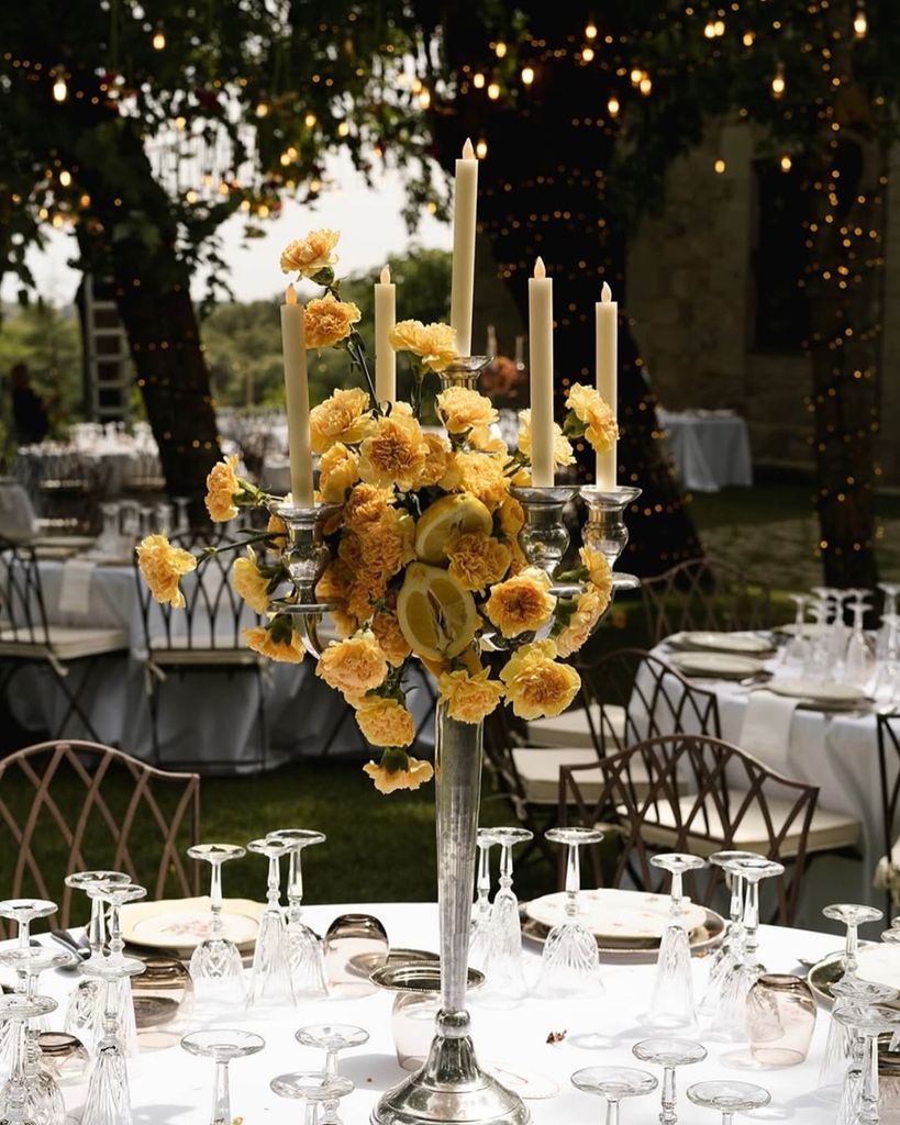Decoración de mesas de boda con frutas y verduras escultura candelabro