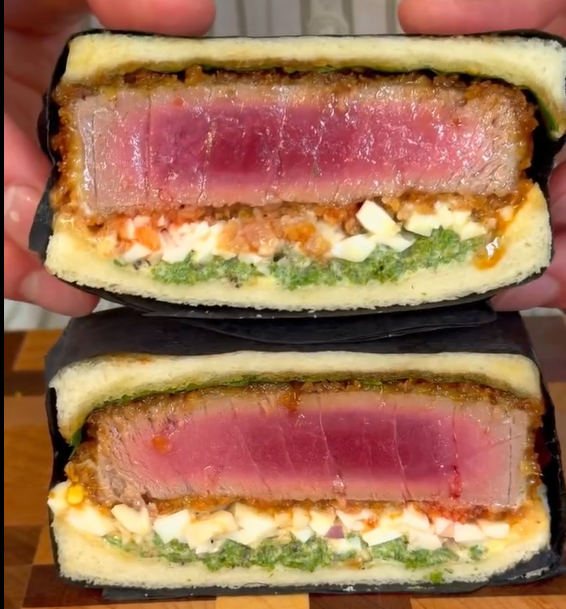 El Katsu, en Japón, es un filete empanado y frito, que en este caso Benny y sus amigos lo preparan con atún.