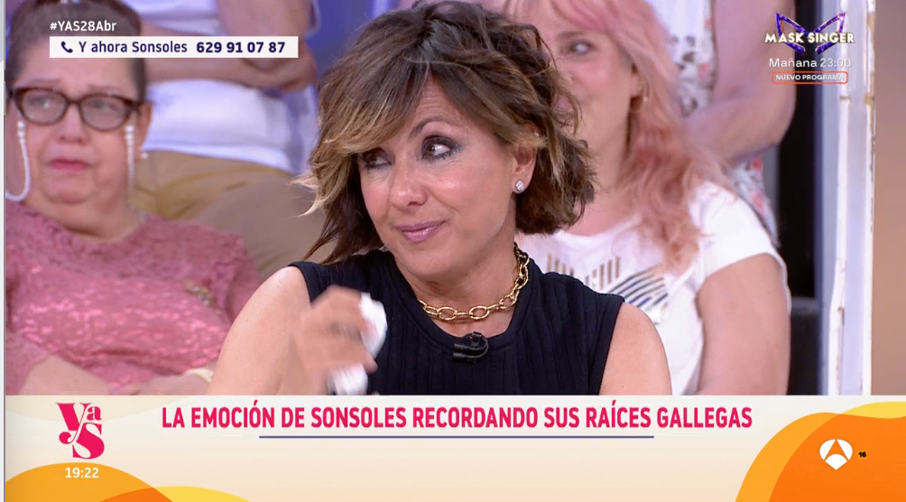 Sonsoles Ónega rompe a llorar al recordar su infancia tras invertir los roles y ser entrevistada: “Tuve un padre con orígenes humildes del que estoy muy orgullosa”