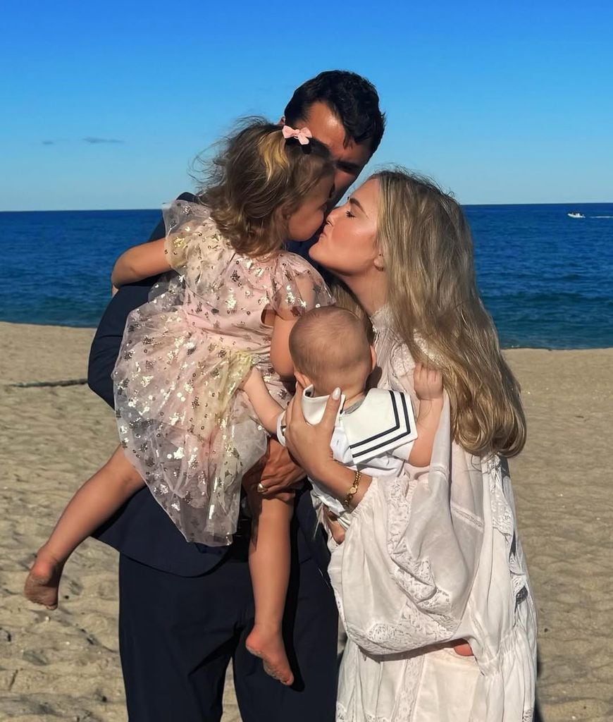  La imagen de Charlie Kirk con su familia