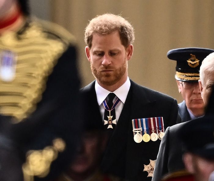 principe harry en el cortejo fúnebre