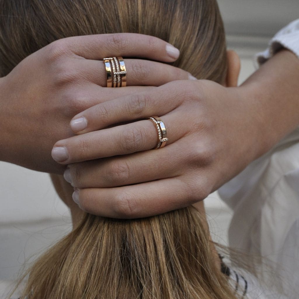 ¿Qué dicen tus anillos de ti? Si lo llevas en el meñique son símbolo de sofisticación; en el índice de poder