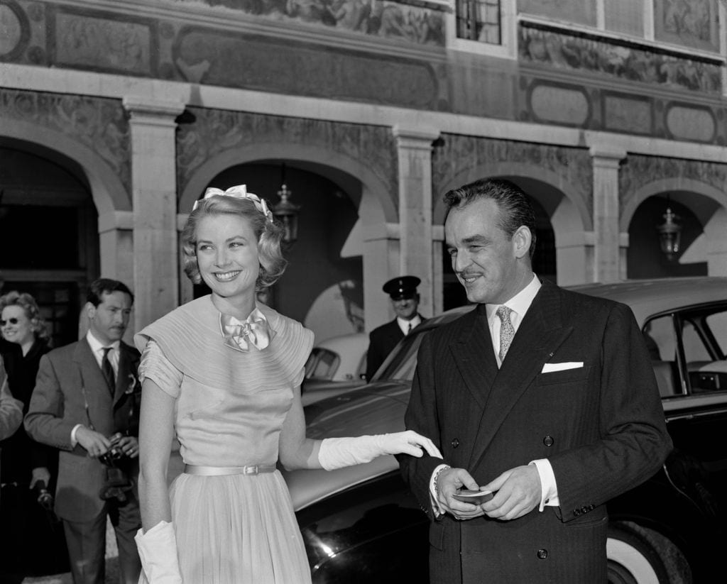 Rainiero de Mónaco y Grace Kelly en la previa a su boda civil