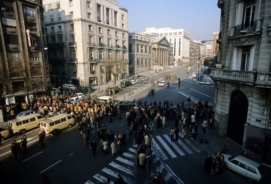 El Congresode los Diputados tras el golpe de Estado del 23F El Congresode los Diputados tras el golpe de Estado del 23F