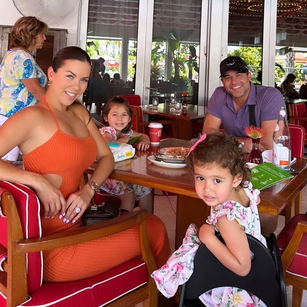 Ximena Duque y sus hijas Luna y Skye