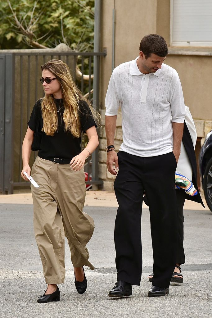 Clara Chía y Gerard Piqué, a la salida del funeral de Lina Rovira, a 26 de agosto de 2026, en Barcelona