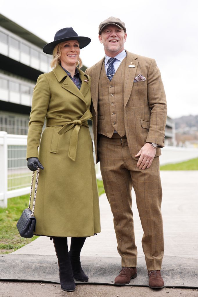 Zara Tindall y Mike Tindall en el tercer día del Festival de Cheltenham 2025.