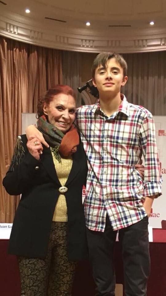 "¿Habéis visto qué guapo y qué alto está?" solía decir Encarnita Polo sobre su nieto