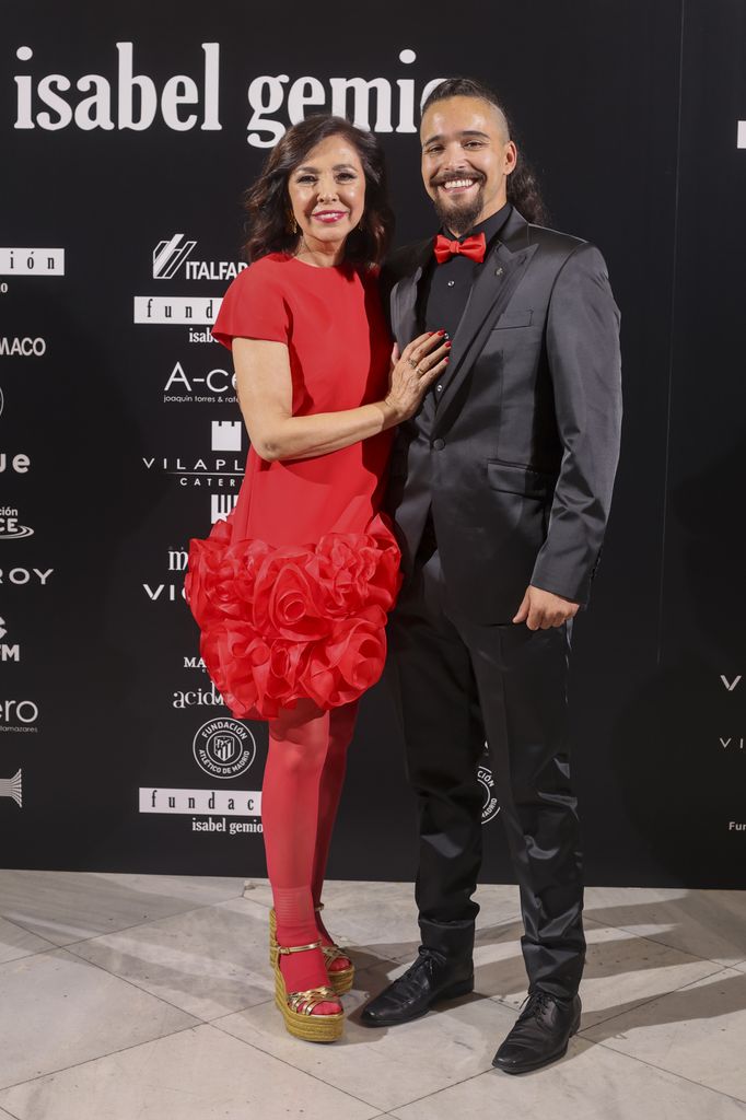 Isabel Gemio y su hijo Diego