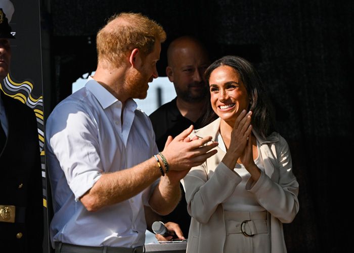 Harry y Meghan se miran con complicidad
