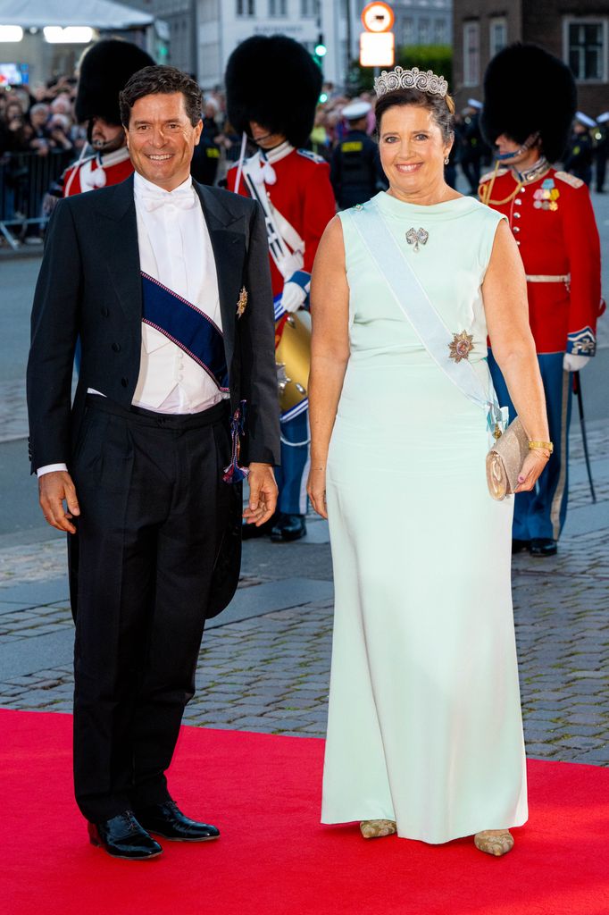 Alexia de Grecia y su marido, el arquitecto canario Carlos Morales, en Copenhague para la fiesta de celebración de los 50 años de la reina Margarita de Dinamarca en el trono