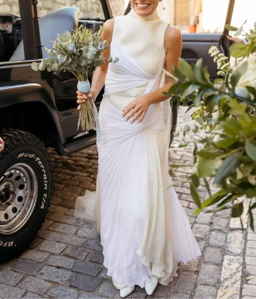 Vestido de novia plisado asimétrico