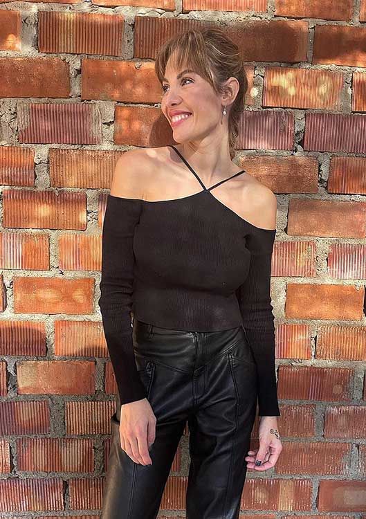 Jessica Bueno sonriendo 