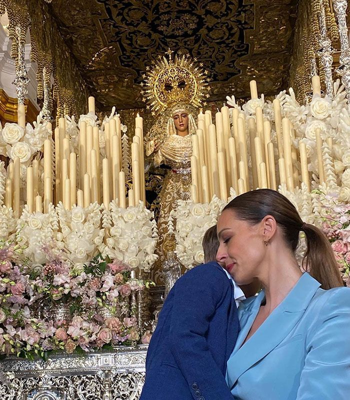 Eva González y su hijo