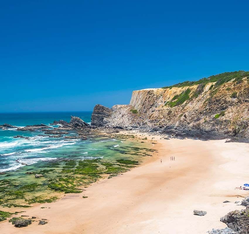 Playas de arena blanca en la costa del Alentejo portugués