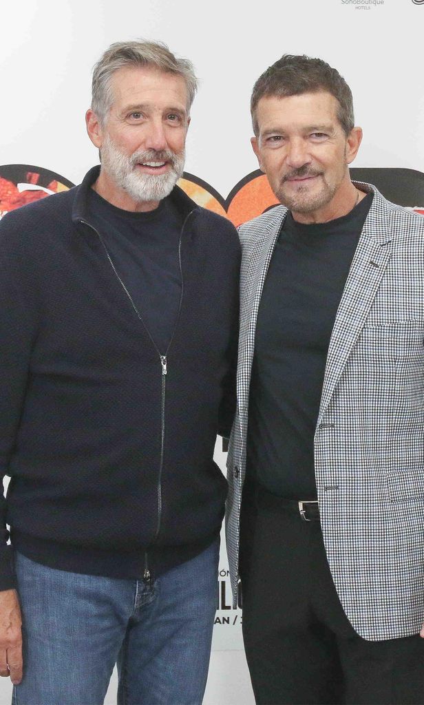 Antonio Banderas y Emilio Aragón HOLA 4085
