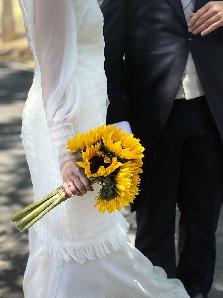 Ramos de novia de verano con girasoles tallo largo