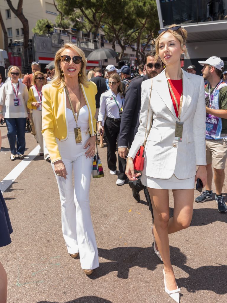 María Chiara de Borbón-Dos Sicilias con su madre, Camila Crociani en el Gran Premio de Fórmula 1, el 7 de junio de 2026