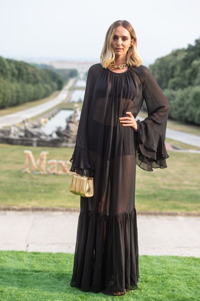 Cómo llevar vestido negro en verano