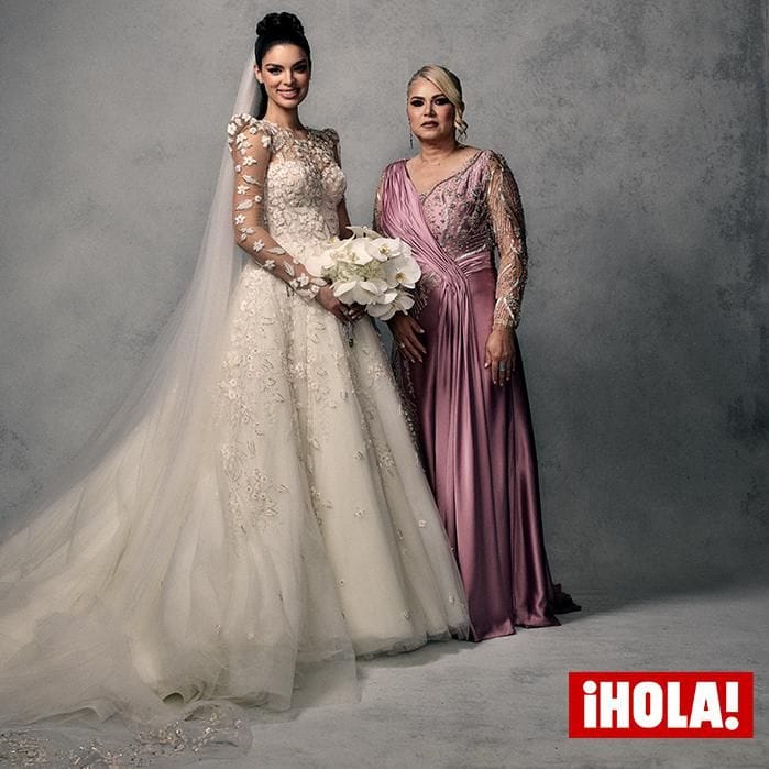 Nadia Ferreira y su madre en la boda