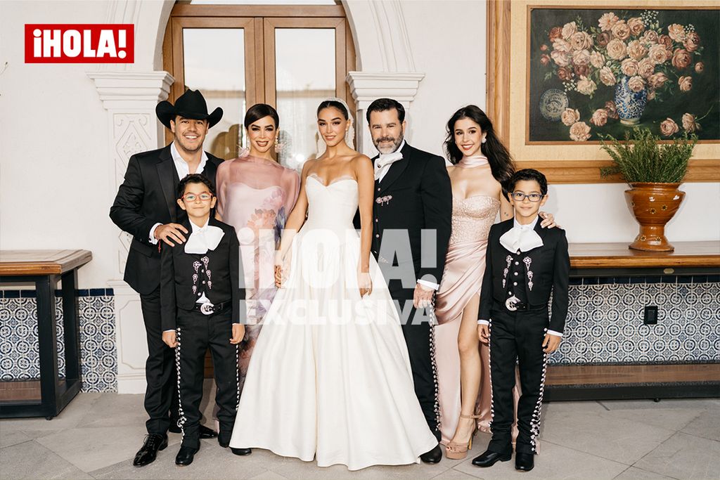 De izq. a dcha.: Eduardo Capetillo Jr., Manuel Capetillo, Biby Gaytán, Ale Capetillo, Eduardo Capetillo, Ana Paula Capetillo y Daniel Capetillo