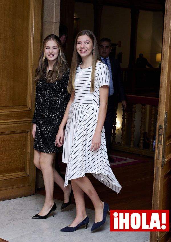 La infanta Sofía estrena sus primeros tacones en la audiencia de los Premios Princesa de Asturias 2022