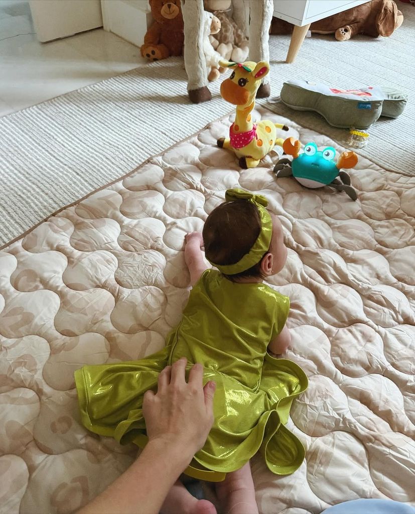 Lele dio otro vistazo al look de Halloween de su nena.