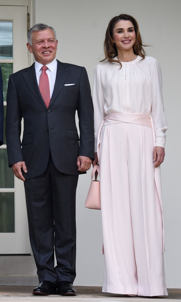 president trump welcomes king abdullah and queen rania of jordan to white house